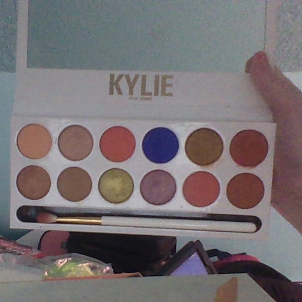 Kylie Cosmetics - Royal Peach Palette